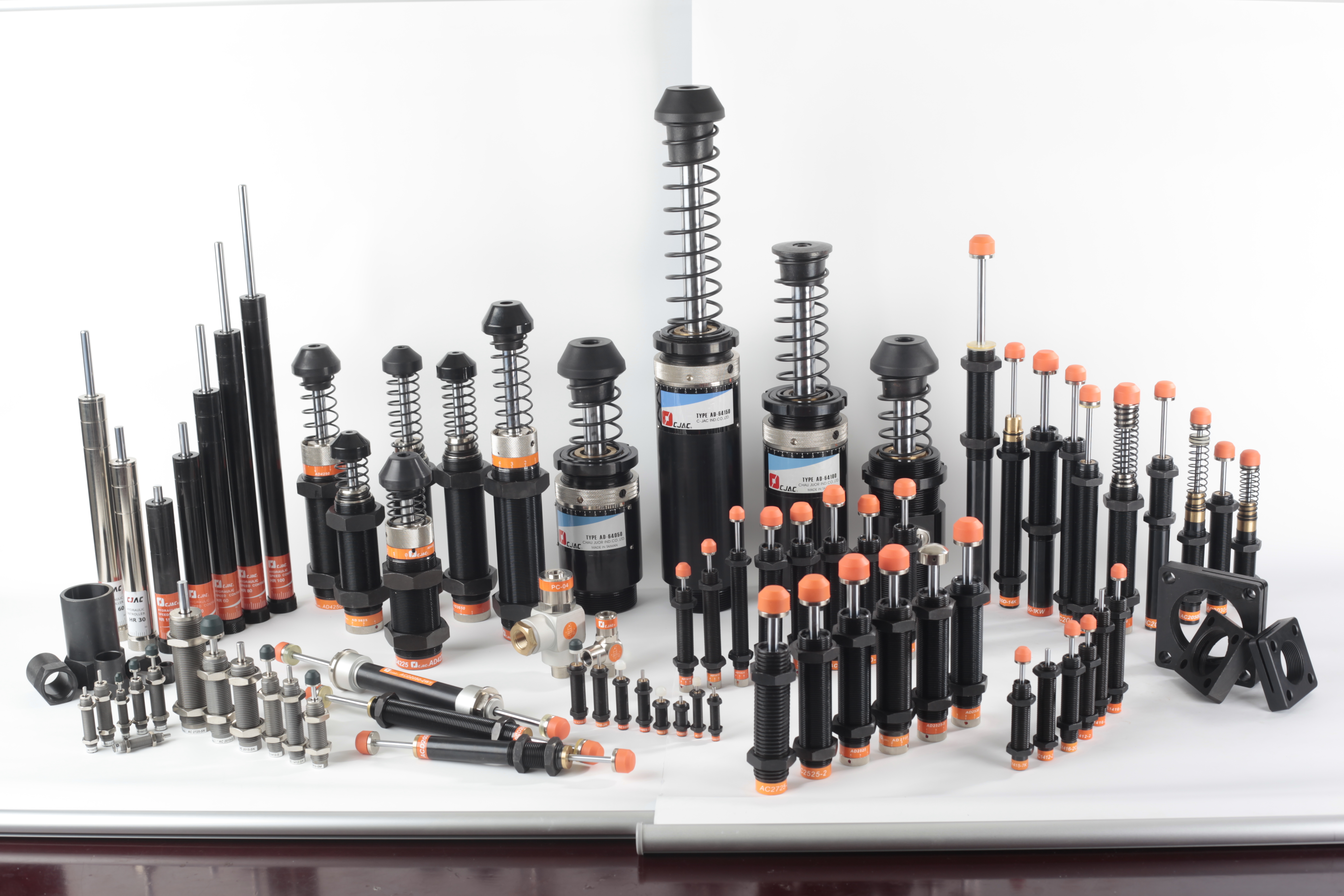 油壓緩沖器和液壓緩沖器是一個(gè)東西